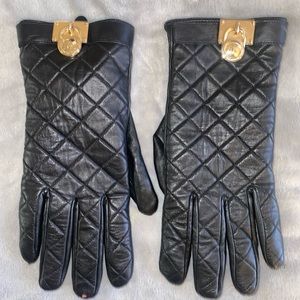 MICHAEL KORS All Black Quilted Leather Gloves